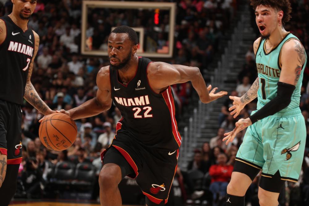 下底传中 下底传中