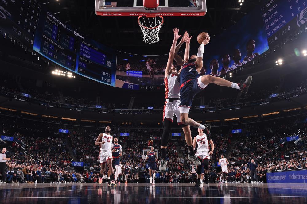 穿对手防线 穿对手防线