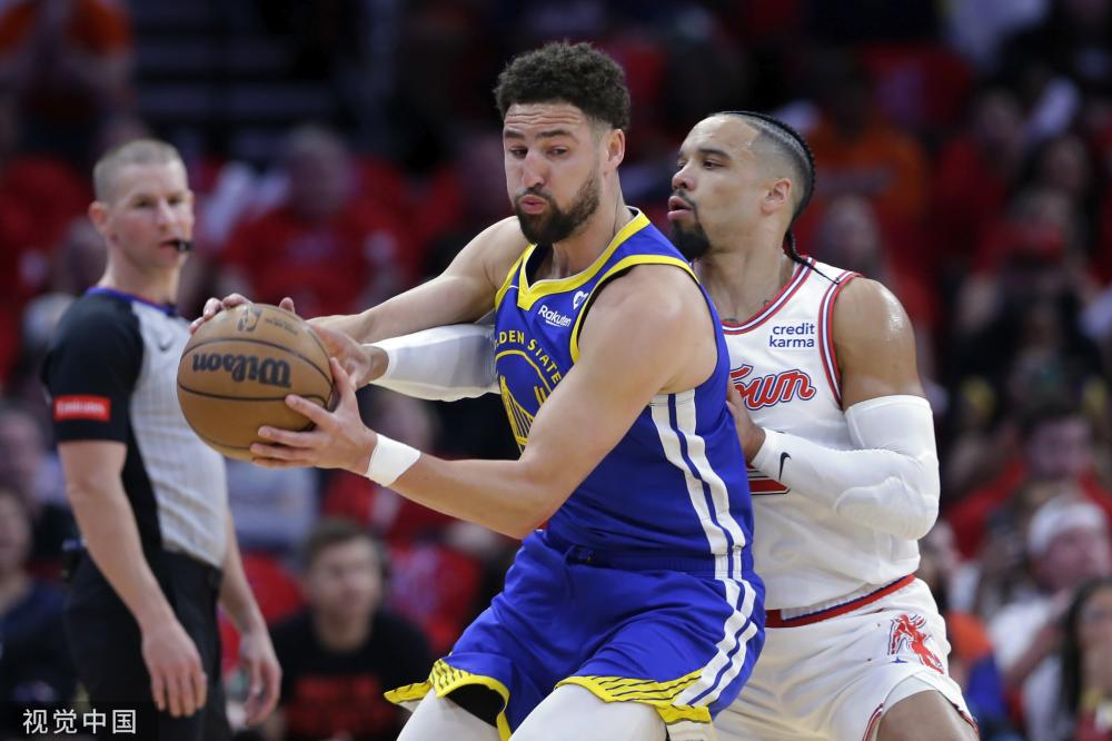 队的表现正 队的表现正